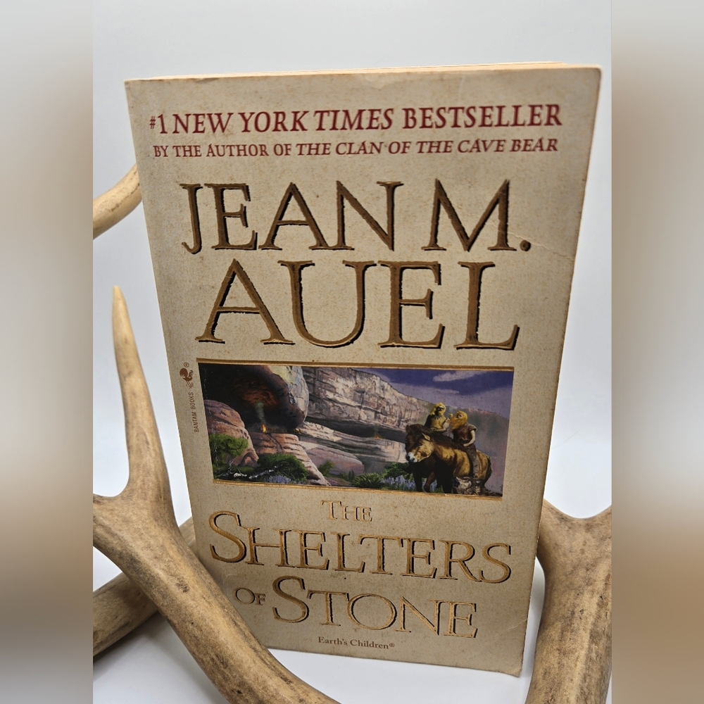 📚 Book 'The Shelters of Stone' by Jean M Auel 2002 Good Condition